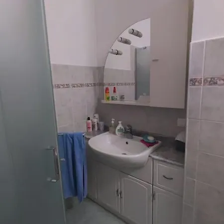 - Vicino Al Mare E Servizi