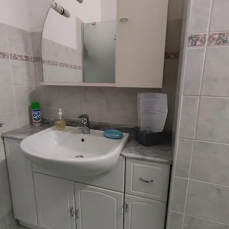 - Vicino Al Mare E Servizi Apartment Viareggio