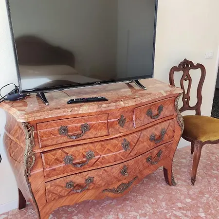 - Vicino Al Mare E Servizi شقة فياريجيو